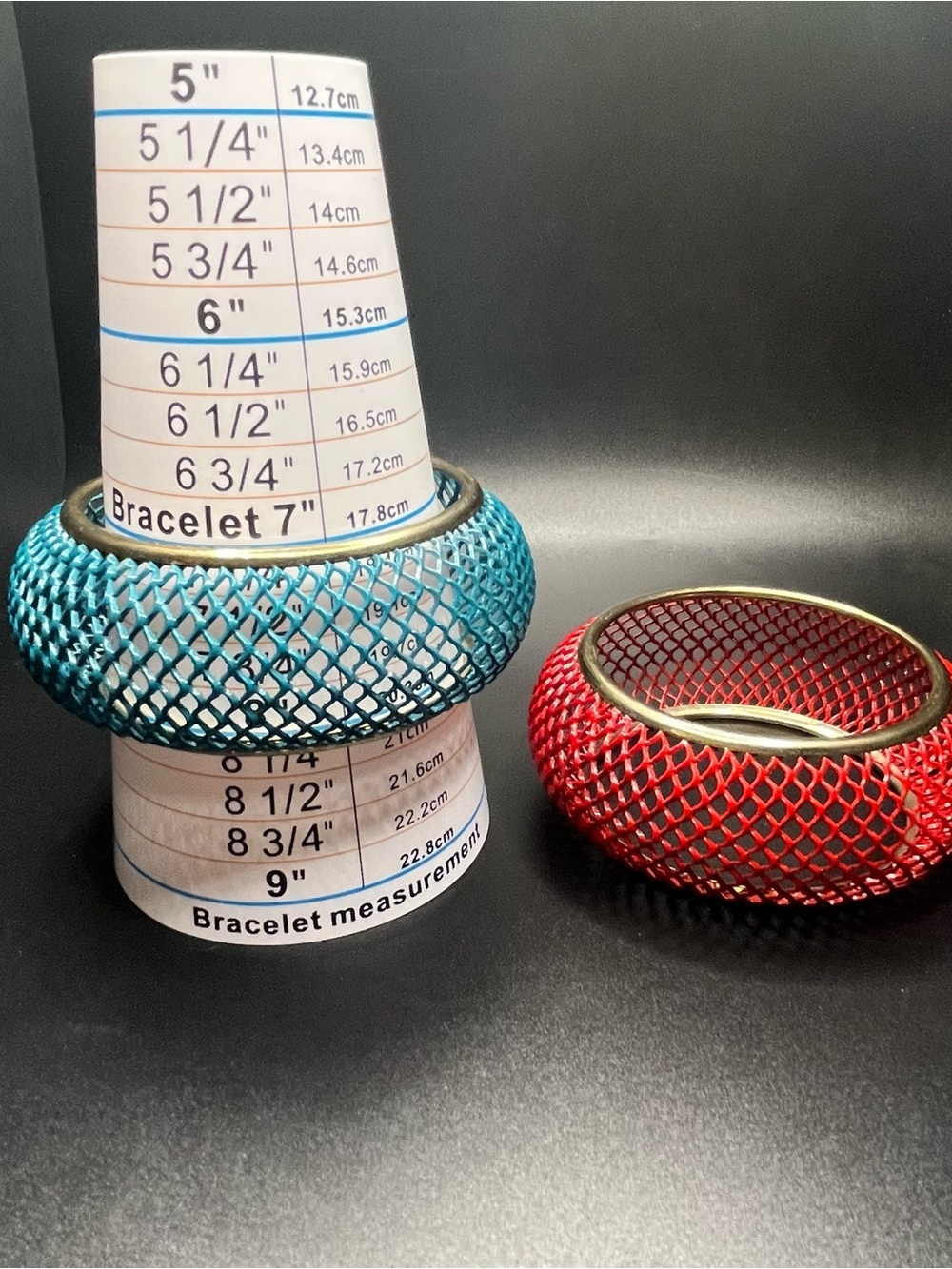 Vintage mesh bangle bracelet lot red and turquoise metal openwork bangles - Picture 3 of 6
